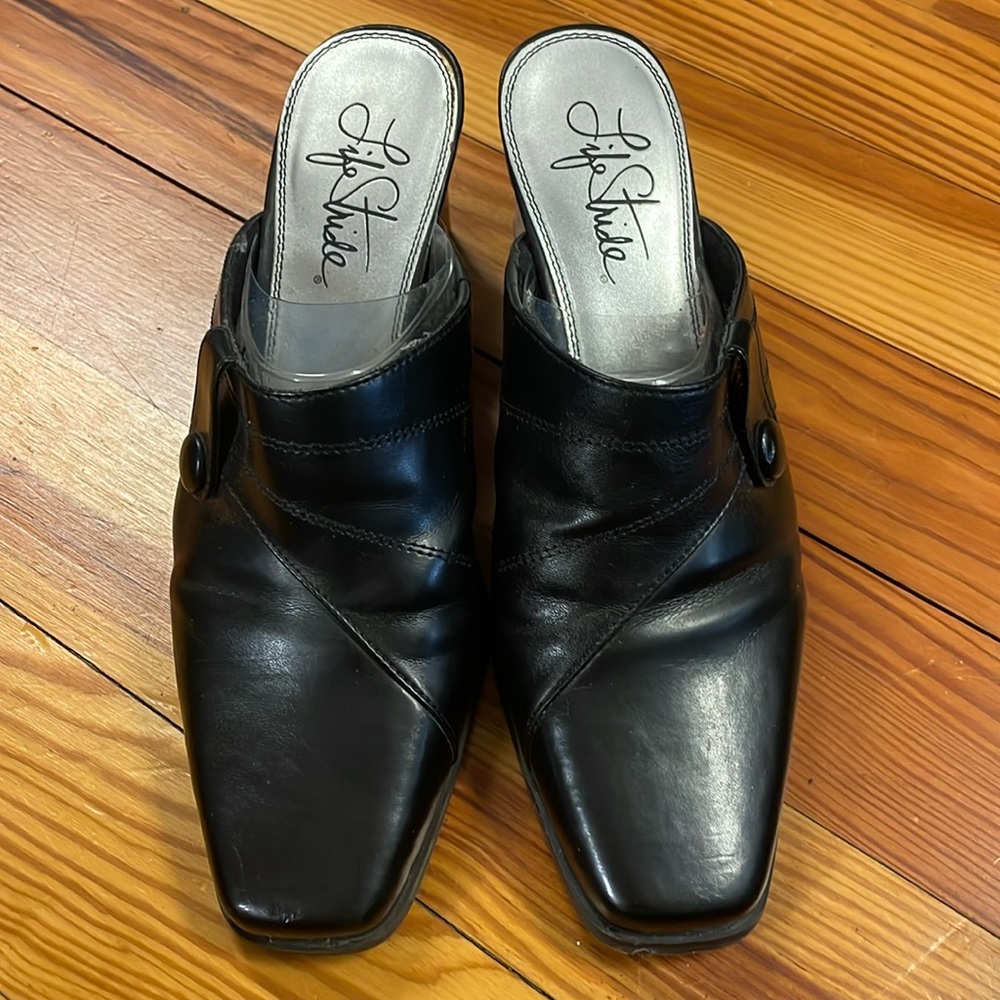 Life Stride closed toe mules. Black, 8.5,  like brand new.